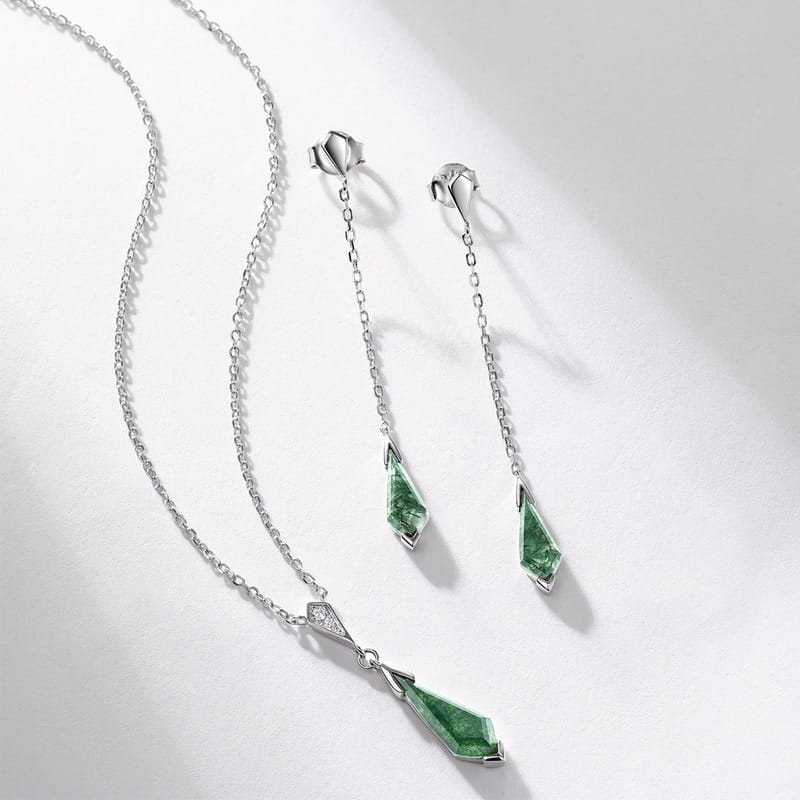 The Aurora Kite-Cut Green Moss Agate Necklace