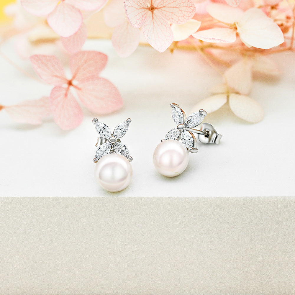 Elegant Four-Leaf Marquise Cluste Clover Pearl Stud Earrings