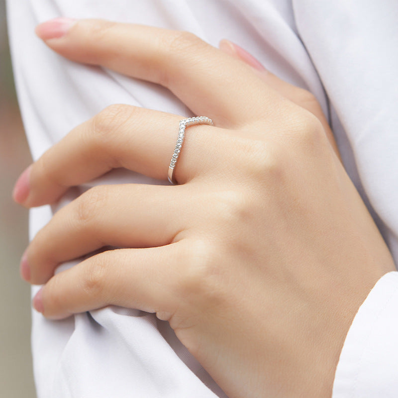 1.25mm Curved V Half Eternity Moissanite Wedding Band