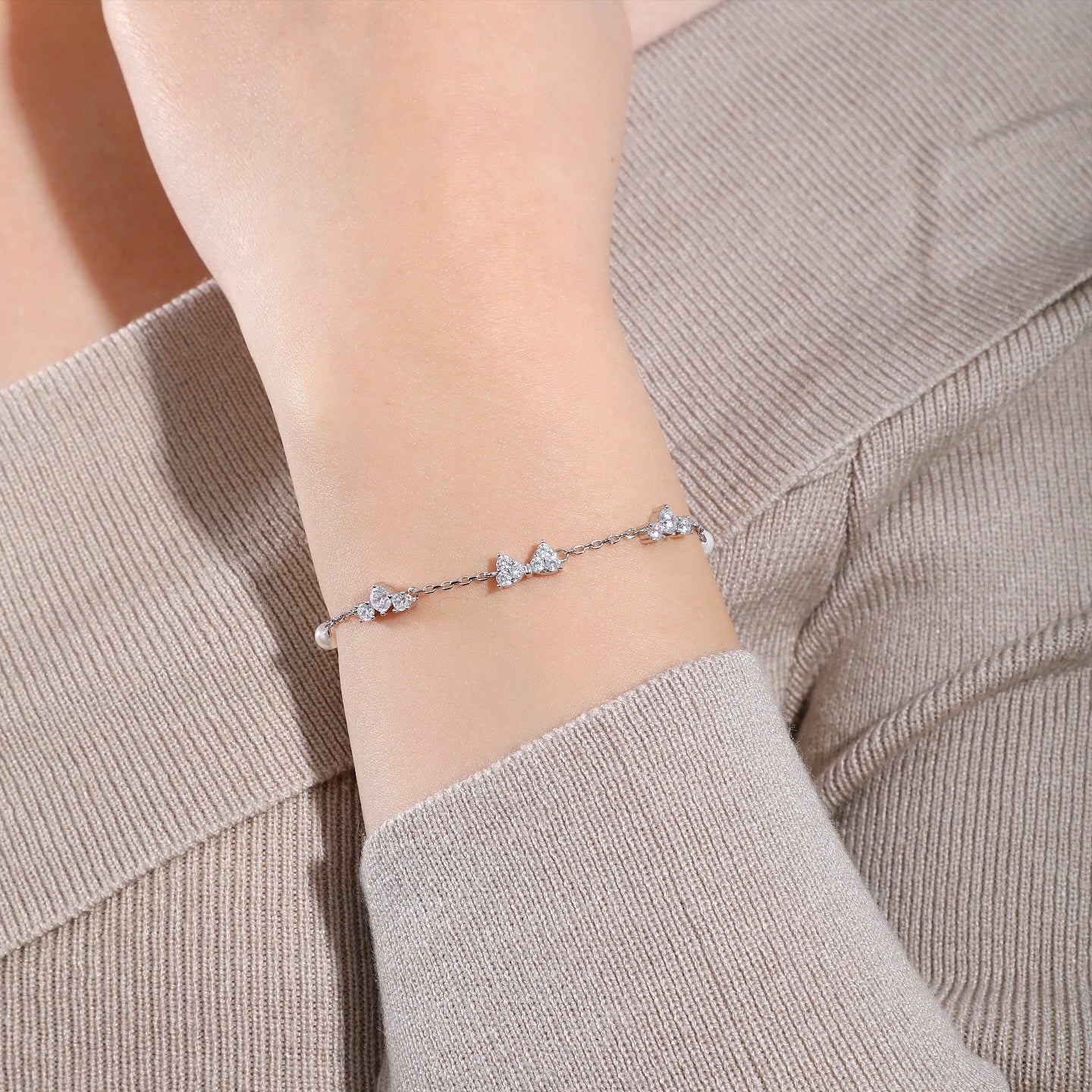 Minimalist Delicate Pearl Sparkle Chain Bracelet for Women
