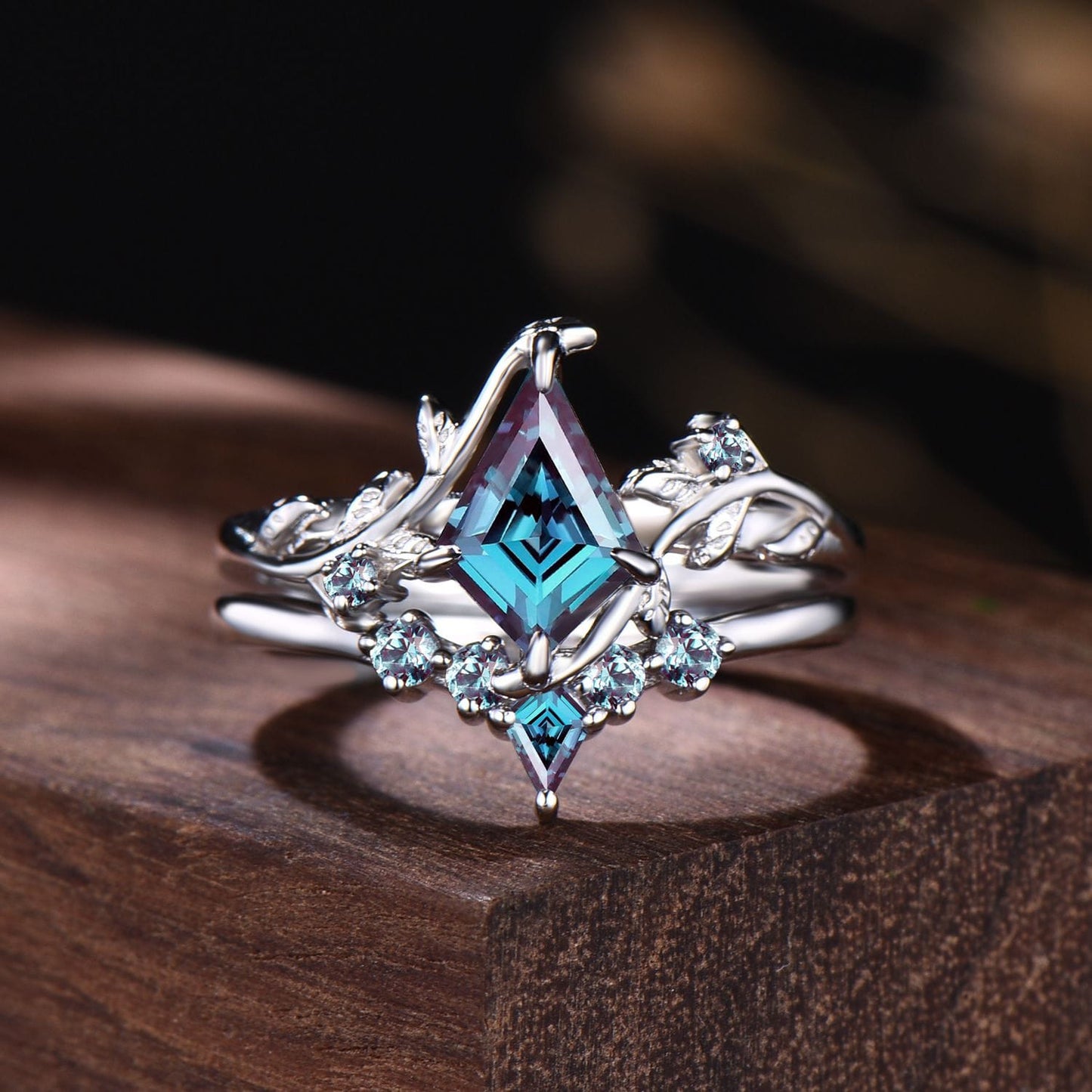Fairy Tale Vine Alexandrite Ring Set | Nature Inspired Kite Color Change Gemstone Bridal Ring Set