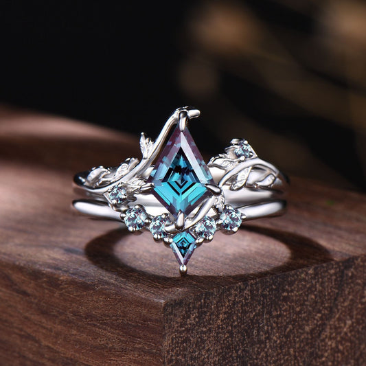 Fairy Tale Vine Alexandrite Ring Set | Nature Inspired Kite Color Change Gemstone Bridal Ring Set