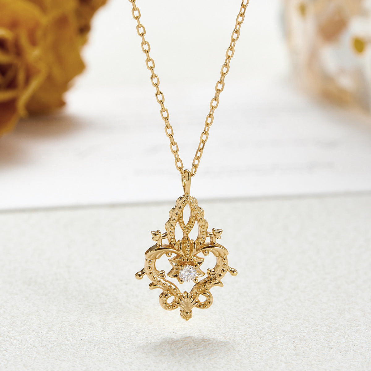 Vintage Style Filigree Vine Pattern Moissanite Neckalce Pendant