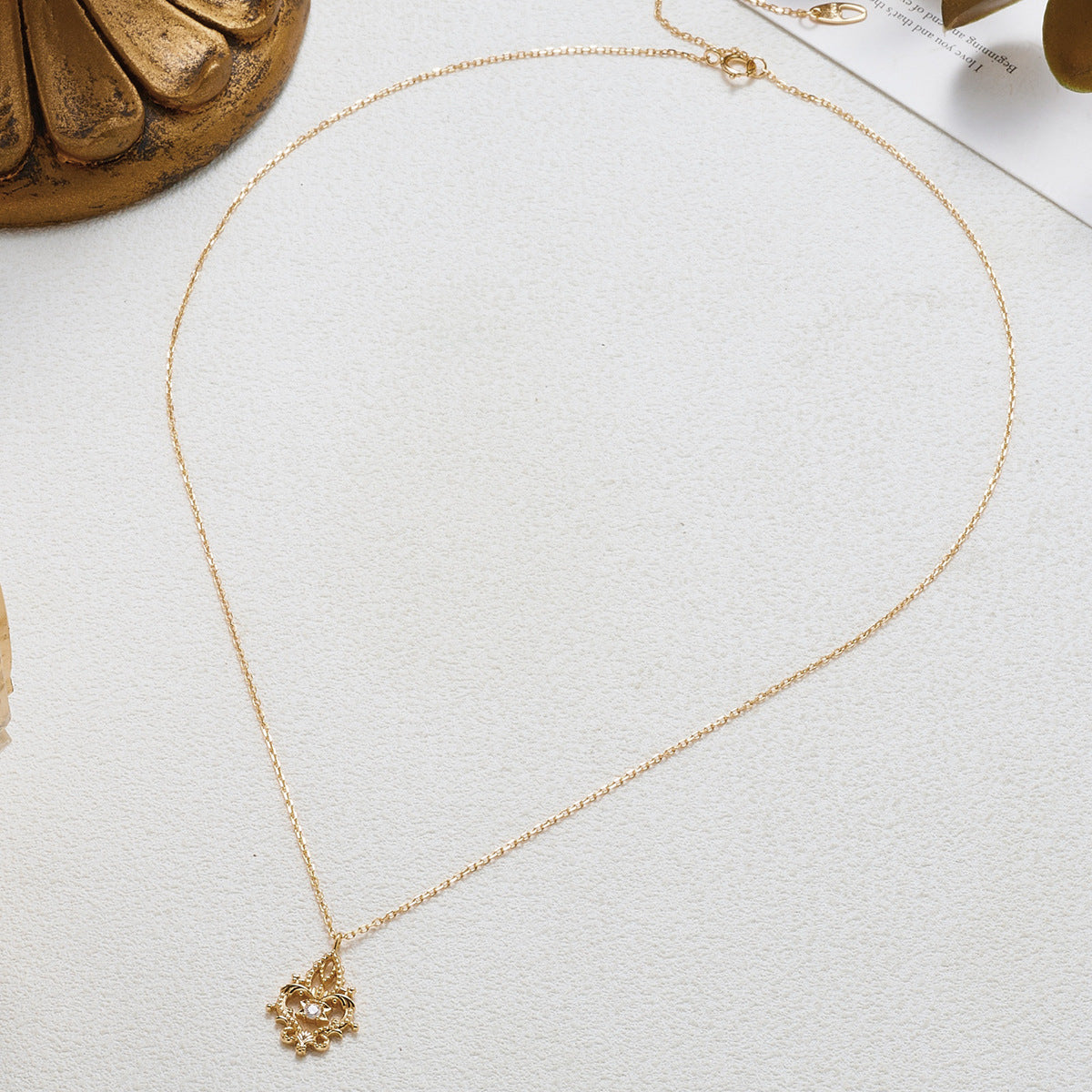Vintage Style Filigree Vine Pattern Moissanite Neckalce Pendant