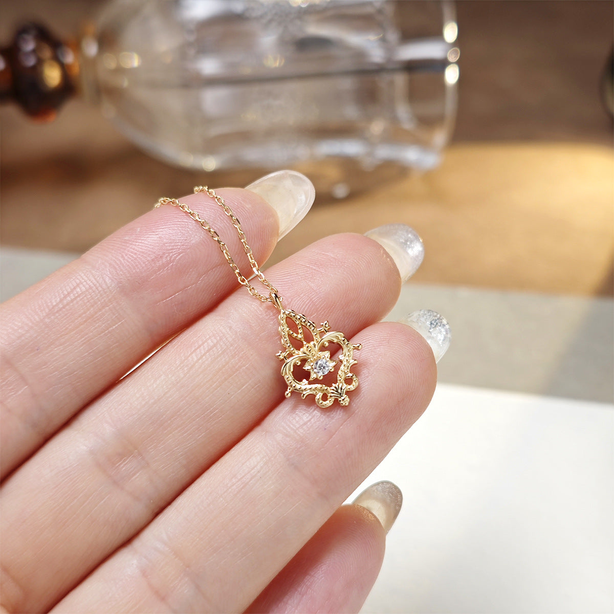 Vintage Style Filigree Vine Pattern Moissanite Neckalce Pendant