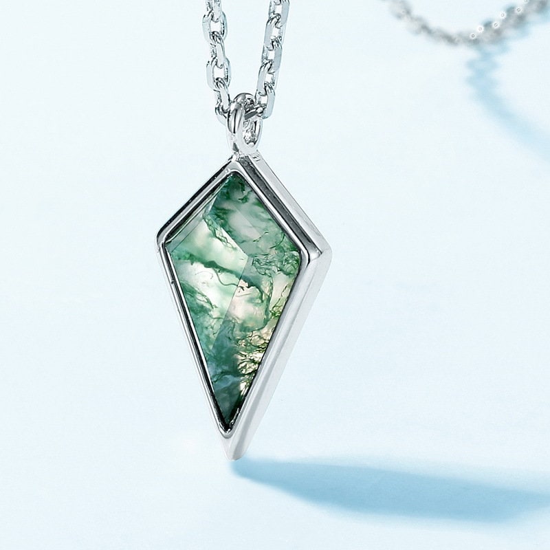 Vintage Moss Agate Pendant Necklace, Kite Cut Minimalist Jewelry